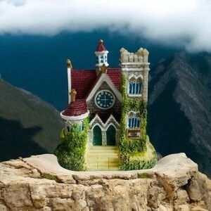 NIB Vintage 1998 Liberty Falls Mountainview Church House Figurine 3x3x3" Rare
